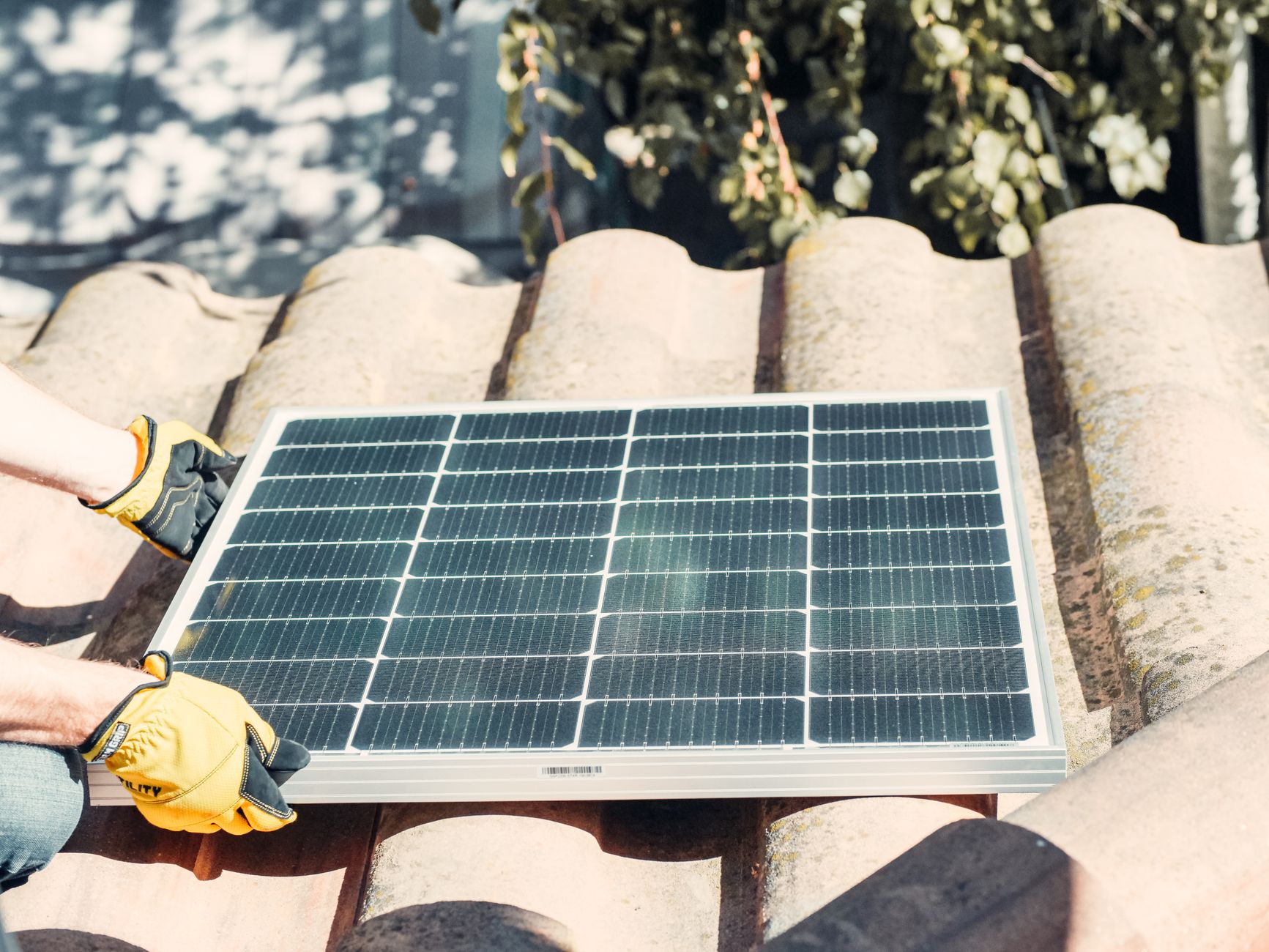Installateur panneaux solaires équipe à Rueil-Malmaison